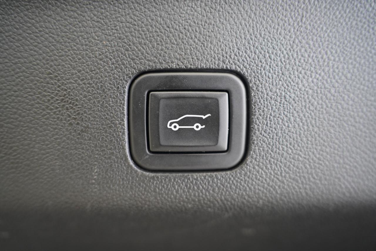 GMC Yukon XL 4WD 4dr Denali Ultimate 2023