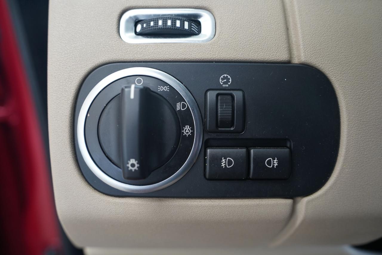 Land Rover LR4 4WD 4dr LUX 2012