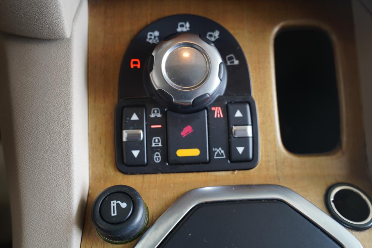 Land Rover LR4 4WD 4dr LUX 2012