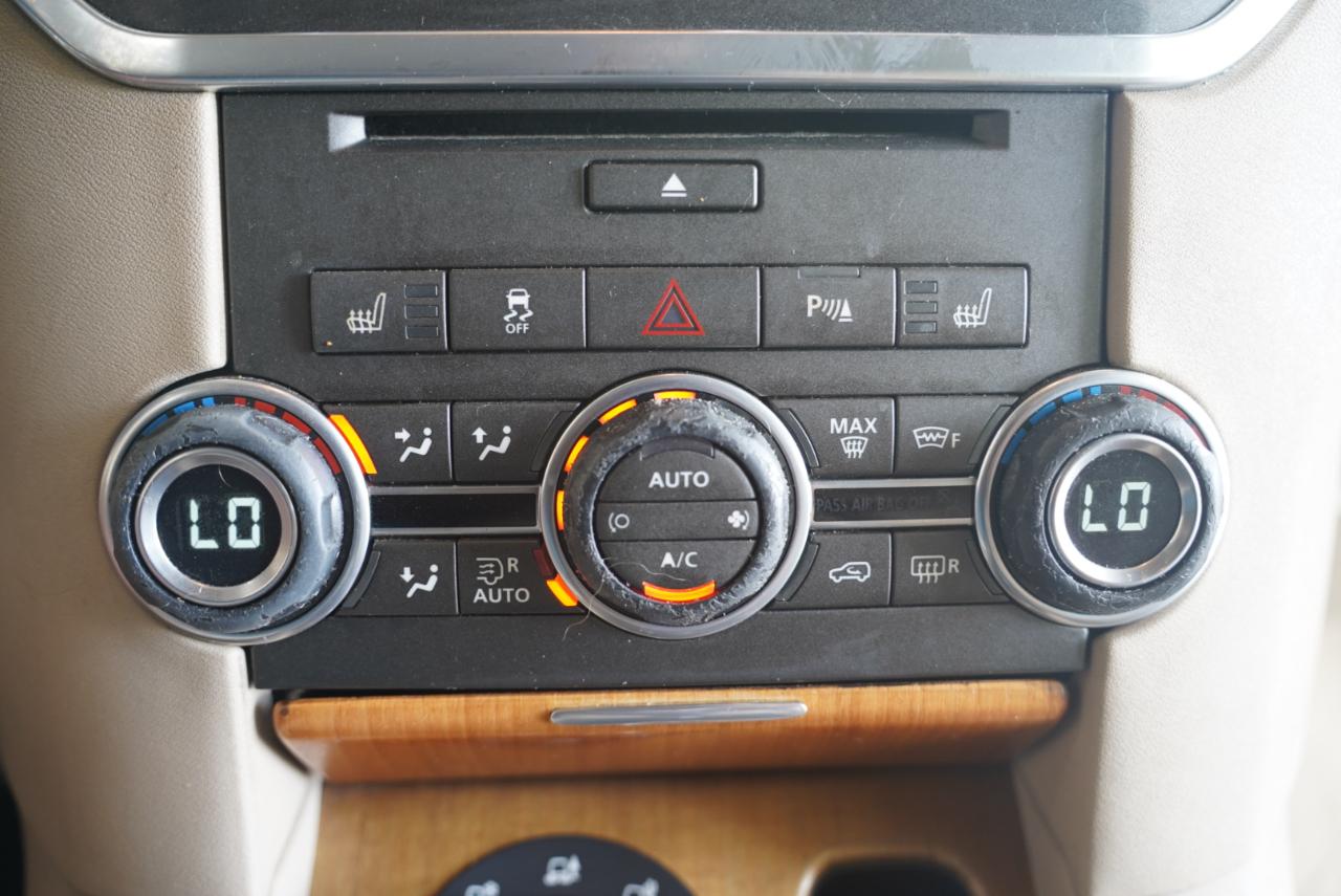 Land Rover LR4 4WD 4dr LUX 2012