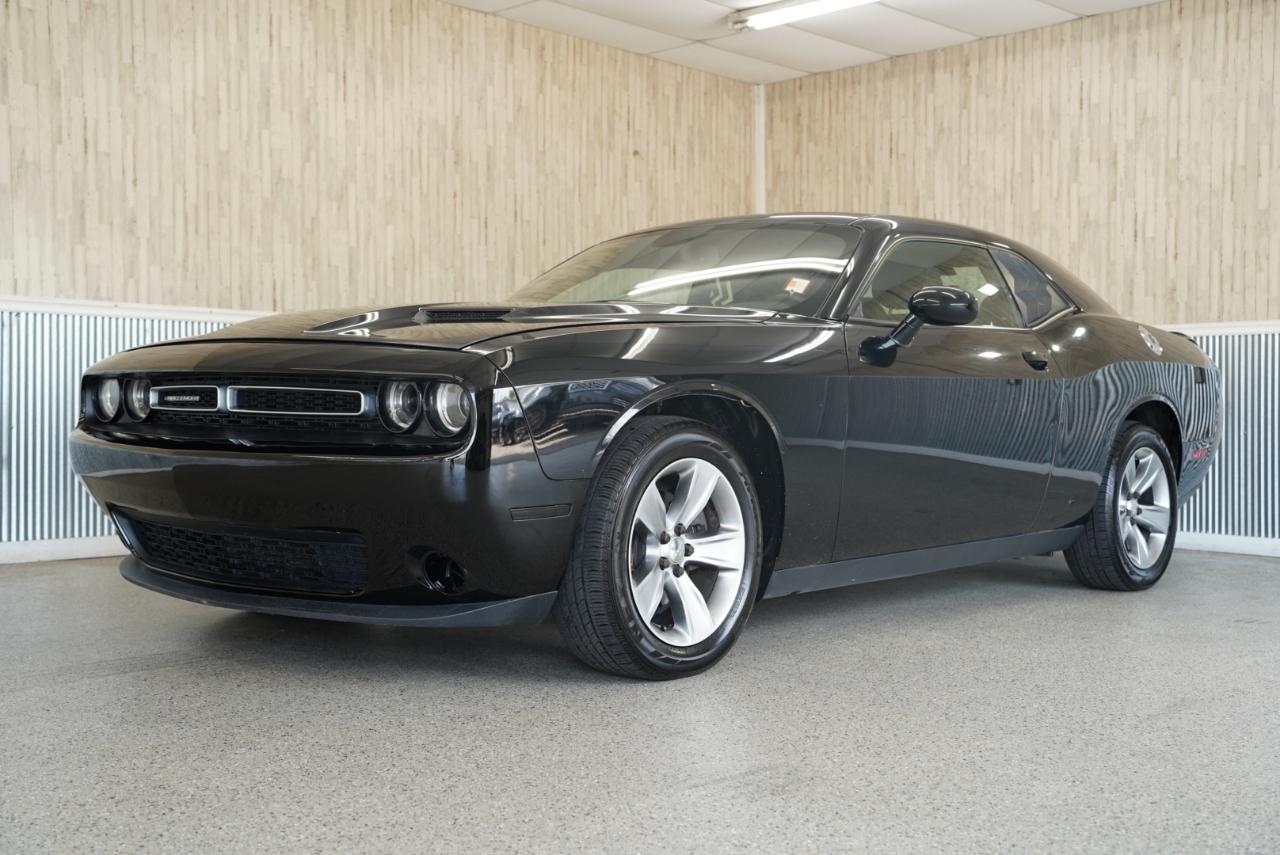 Dodge Challenger SXT RWD 2019