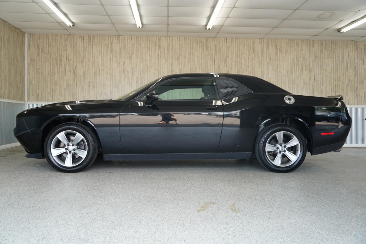 Dodge Challenger SXT RWD 2019