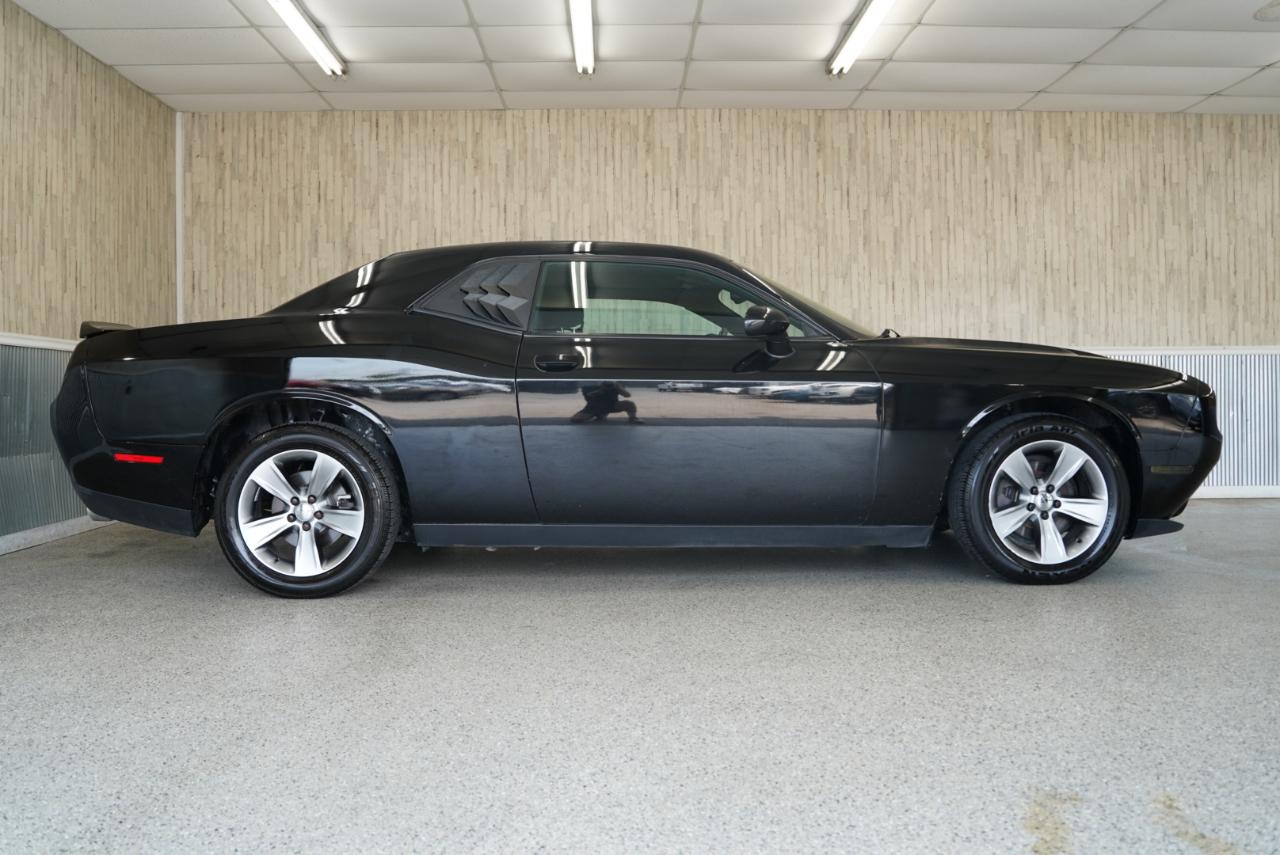 Dodge Challenger SXT RWD 2019