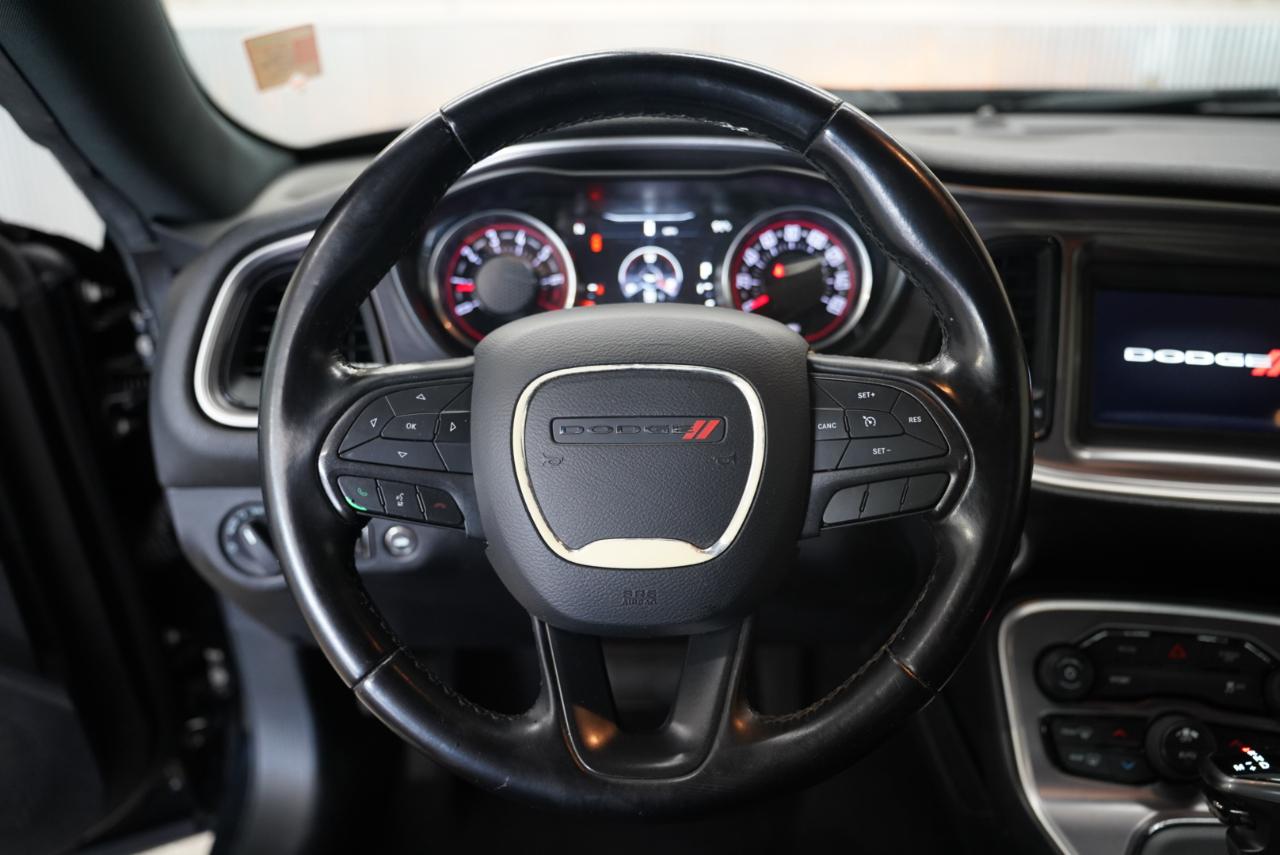 Dodge Challenger SXT RWD 2019