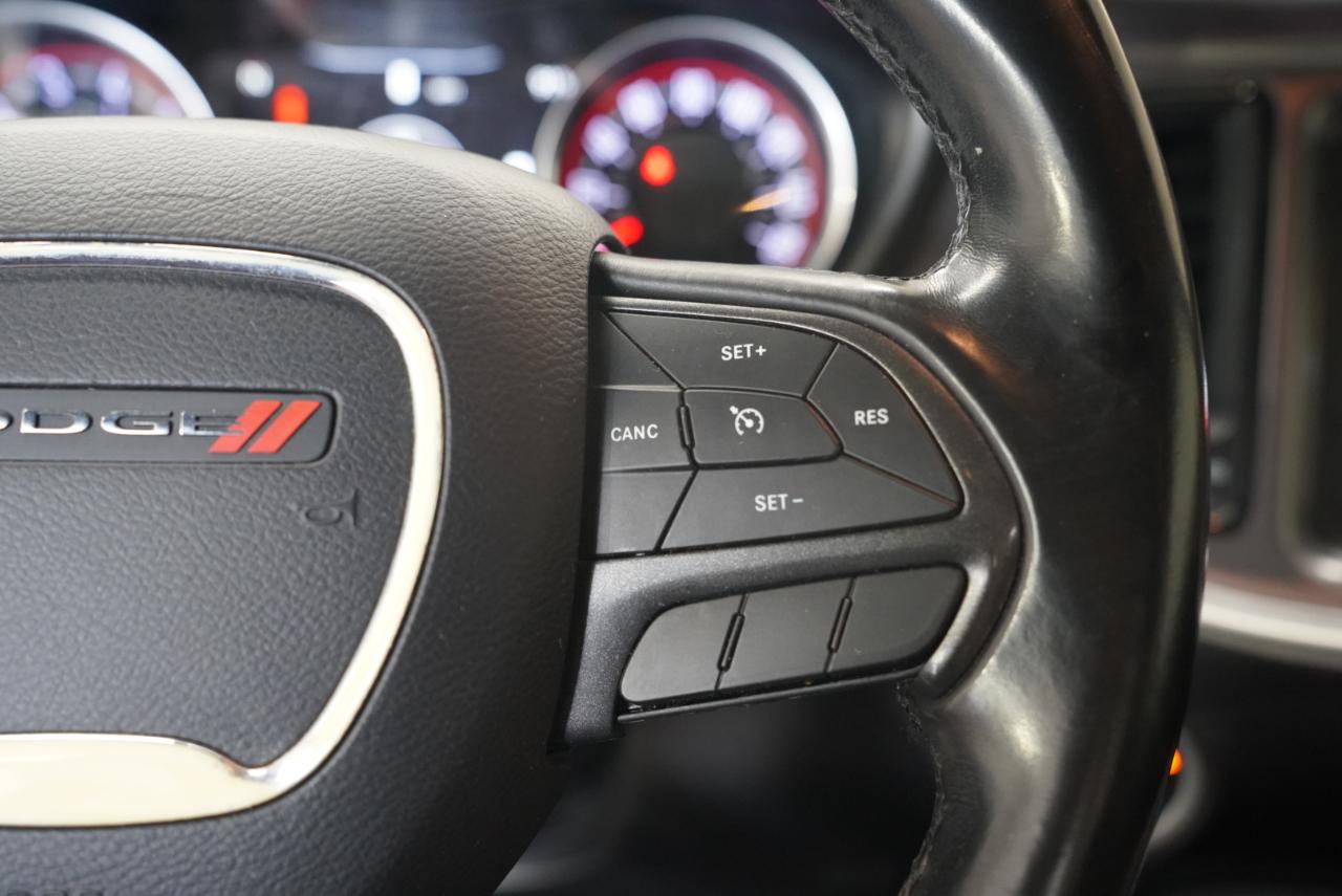 Dodge Challenger SXT RWD 2019