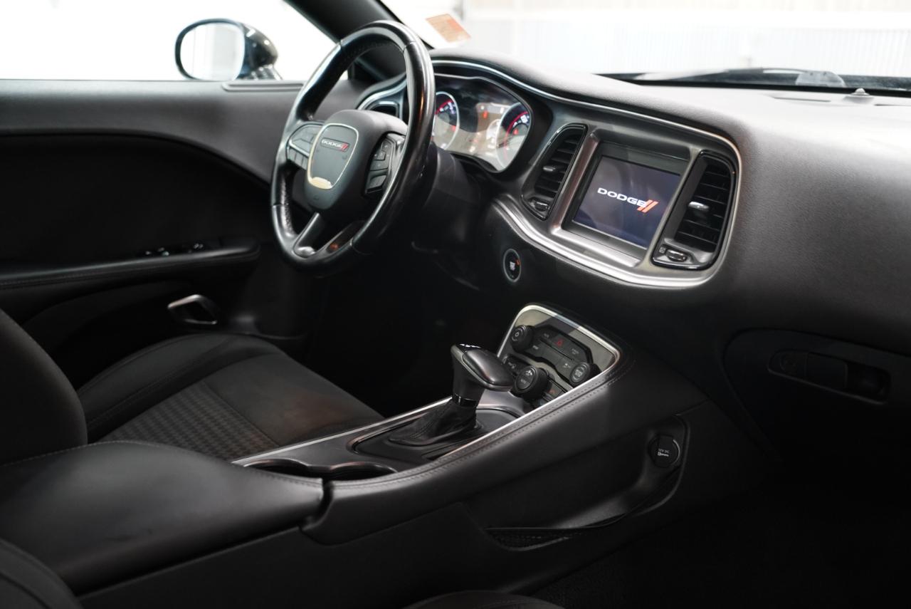Dodge Challenger SXT RWD 2019