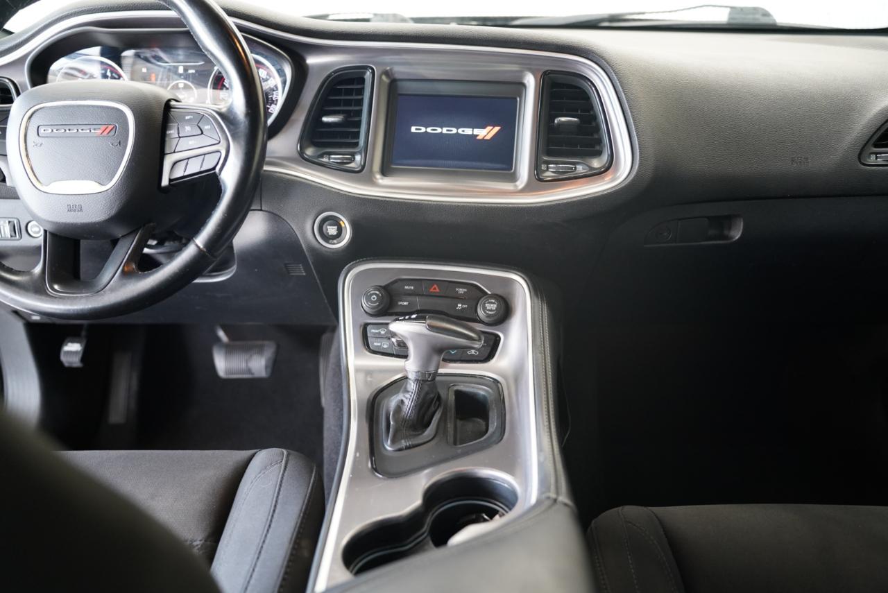 Dodge Challenger SXT RWD 2019