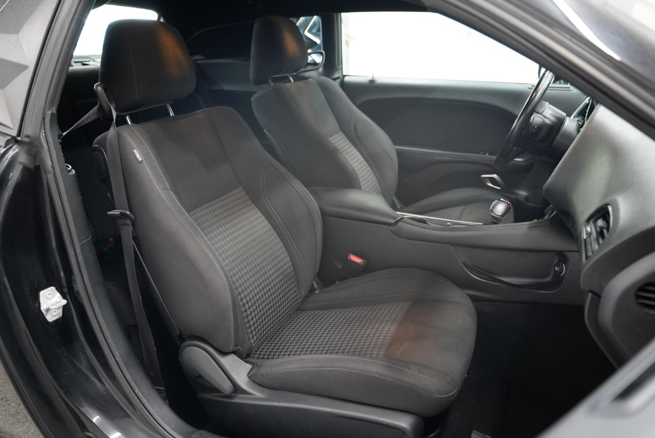 Dodge Challenger SXT RWD 2019