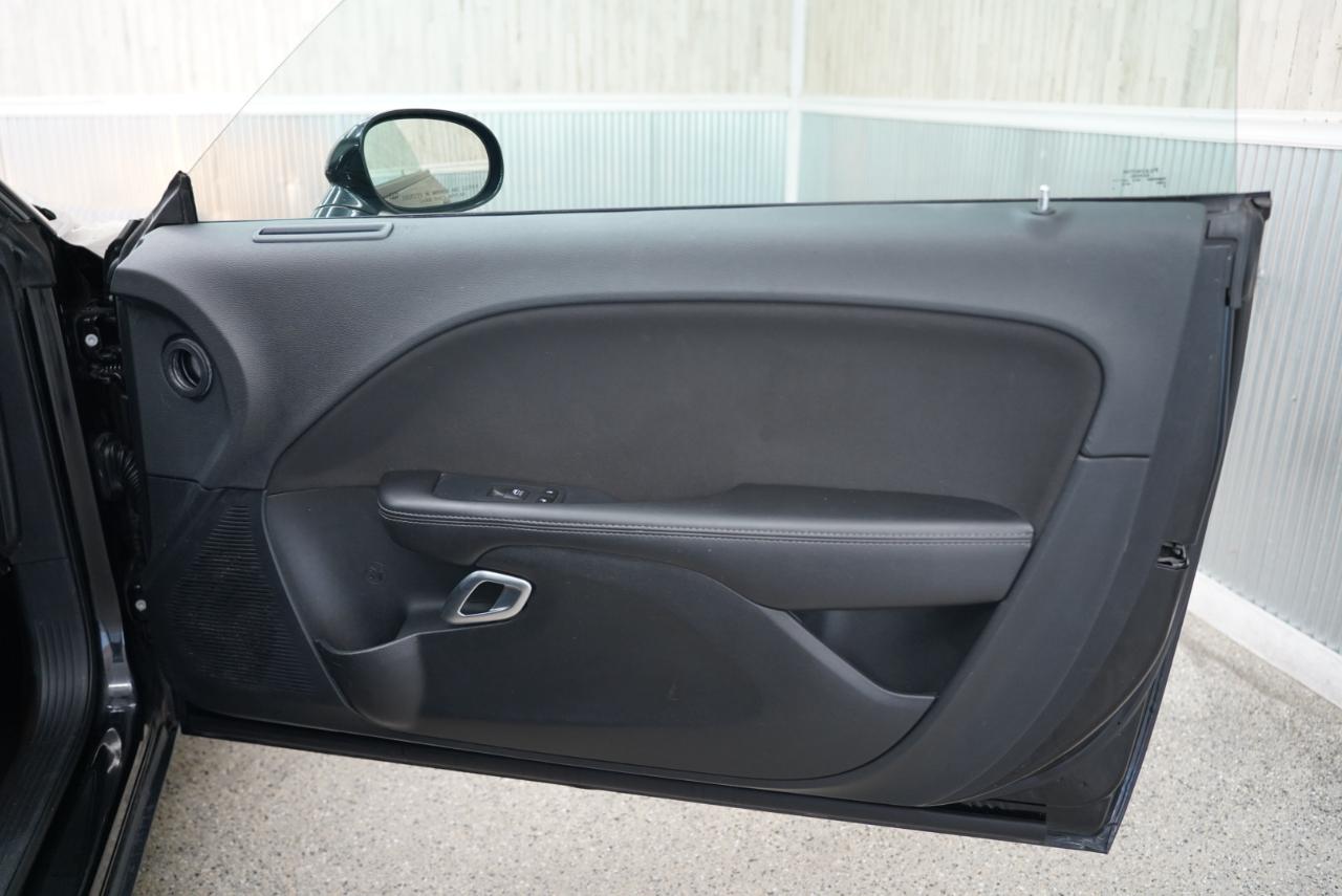 Dodge Challenger SXT RWD 2019