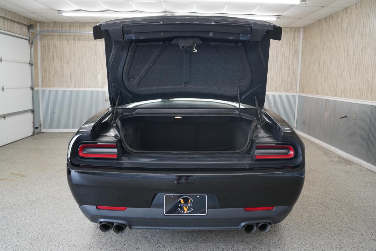 Dodge Challenger SXT RWD 2019