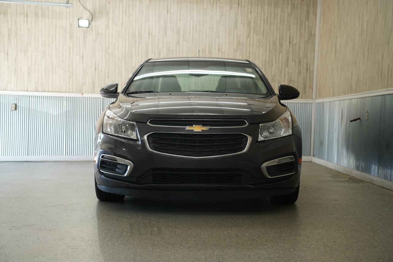 Chevrolet Cruze photo 2