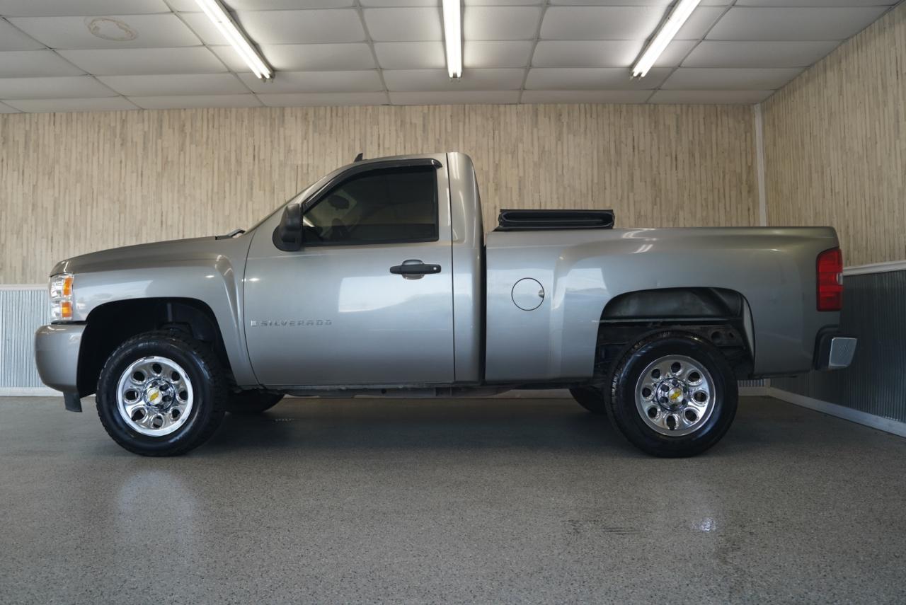 Chevrolet Silverado 1500 2WD Reg Cab 119.0" Work Truck 2007