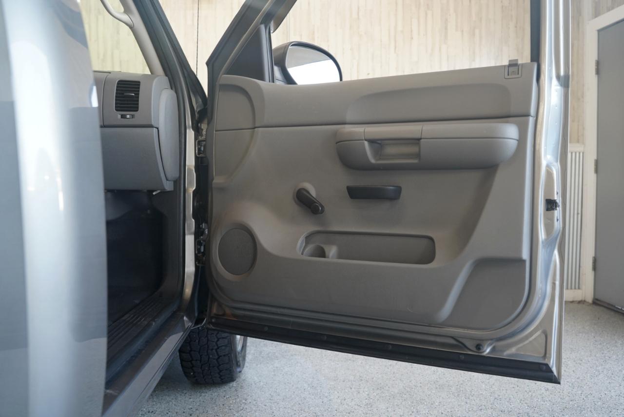Chevrolet Silverado 1500 2WD Reg Cab 119.0" Work Truck 2007