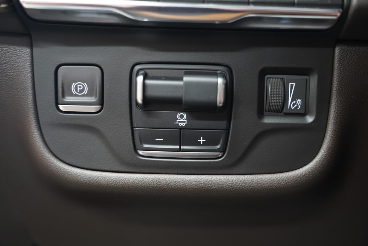 Cadillac Escalade 4WD 4dr Sport 2021