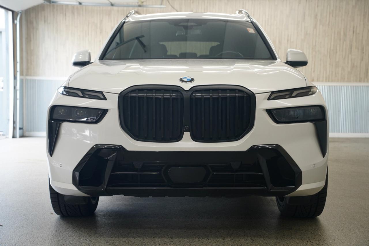 BMW X7  2023