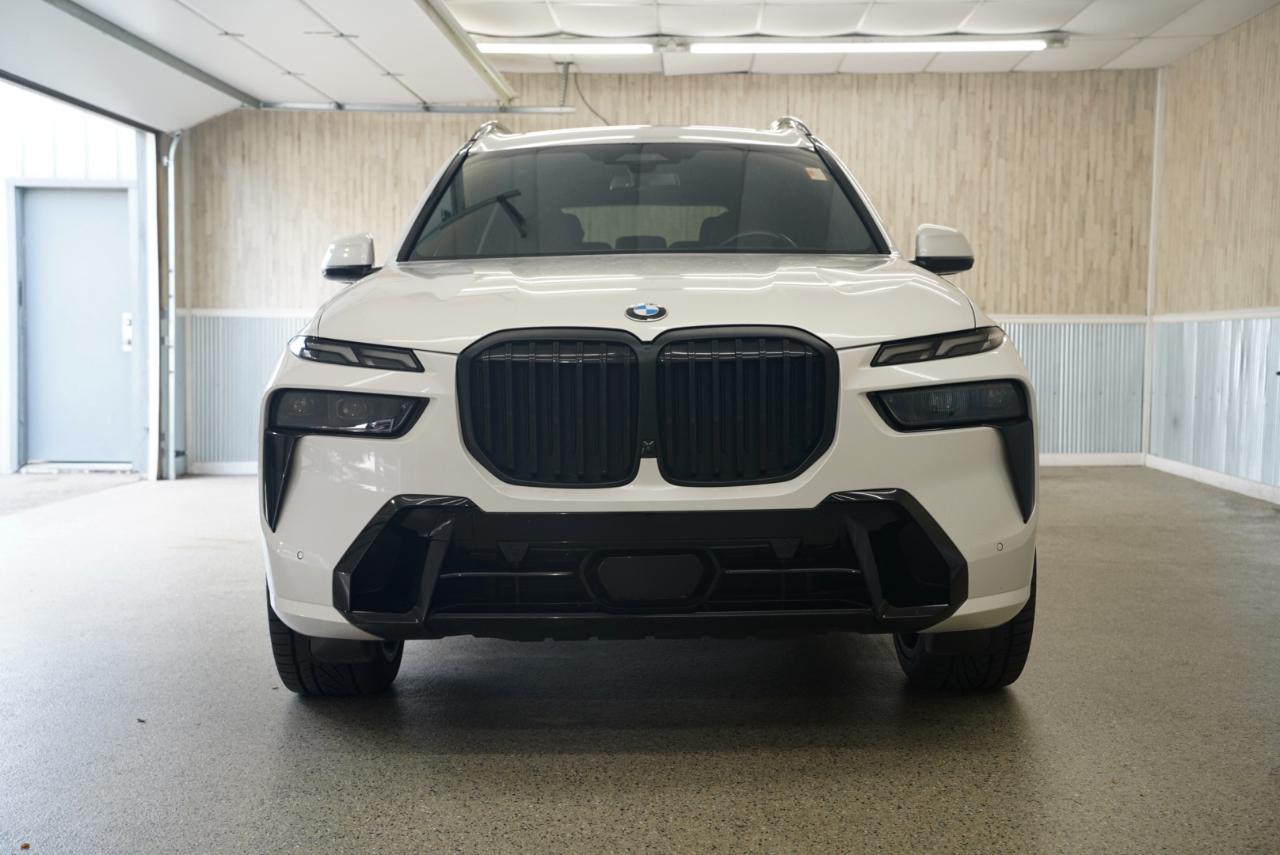 BMW X7  2023