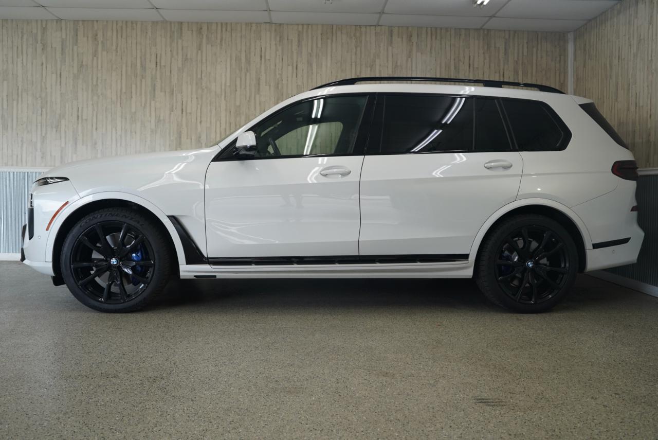 BMW X7  2023