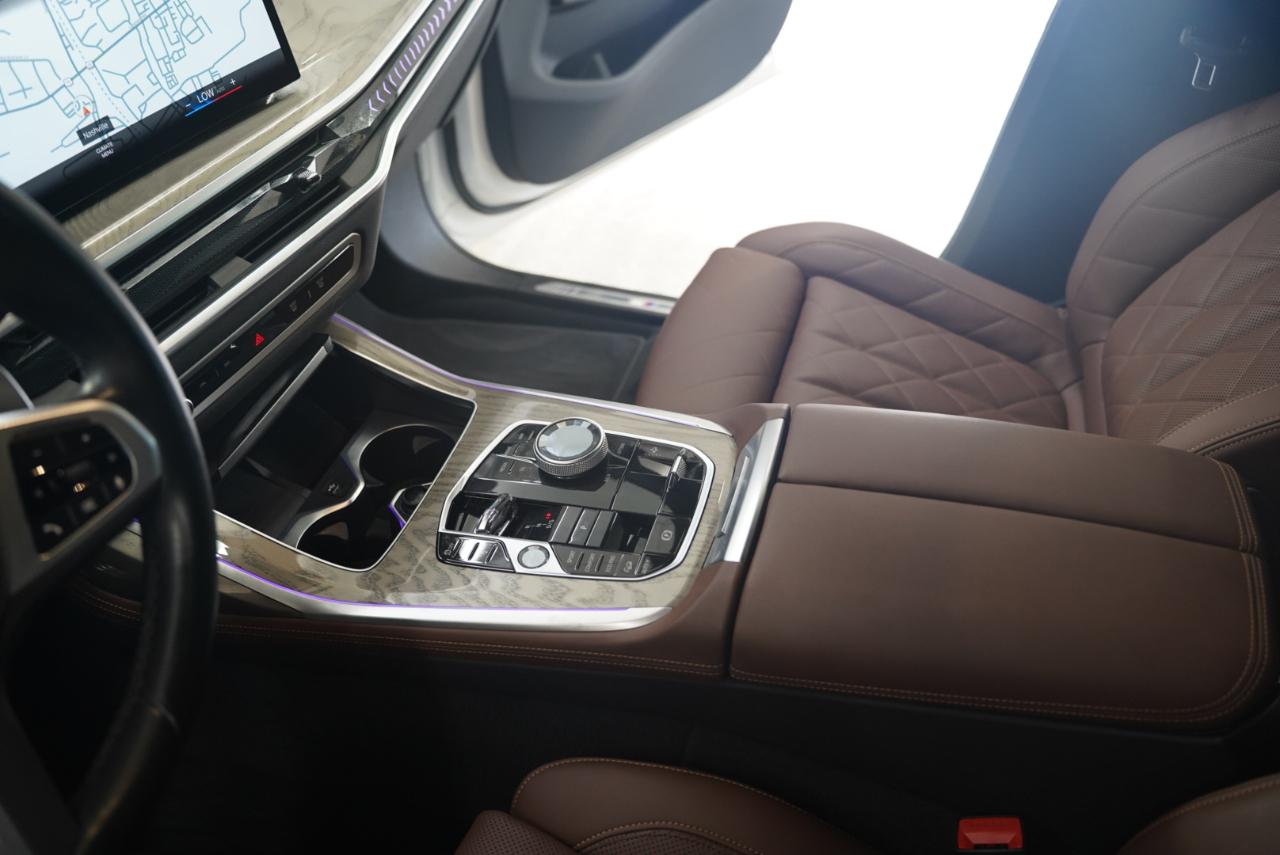 BMW X7  2023