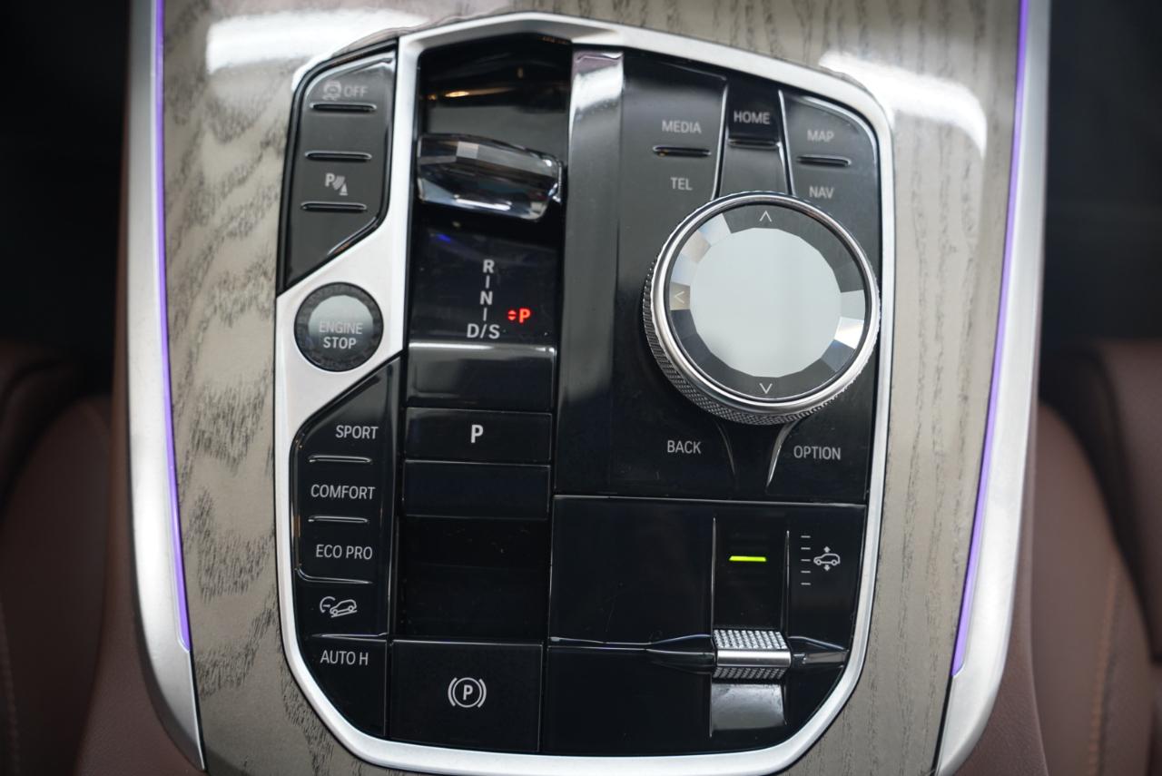 BMW X7  2023