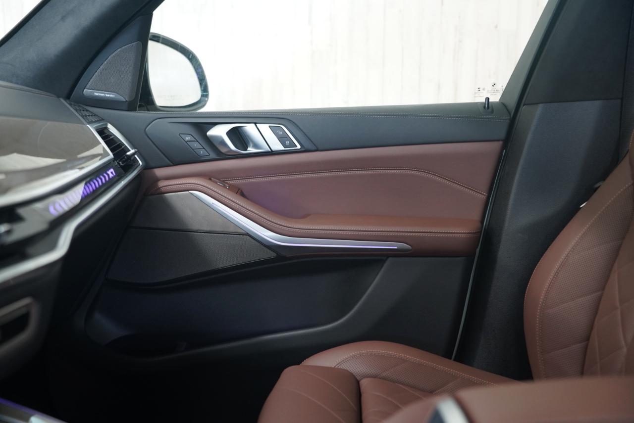BMW X7  2023
