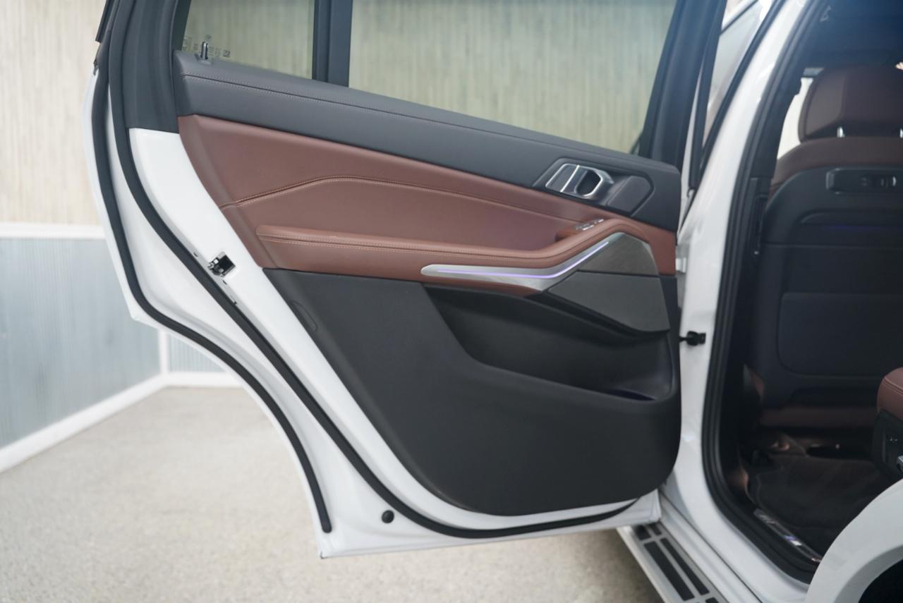 BMW X7  2023