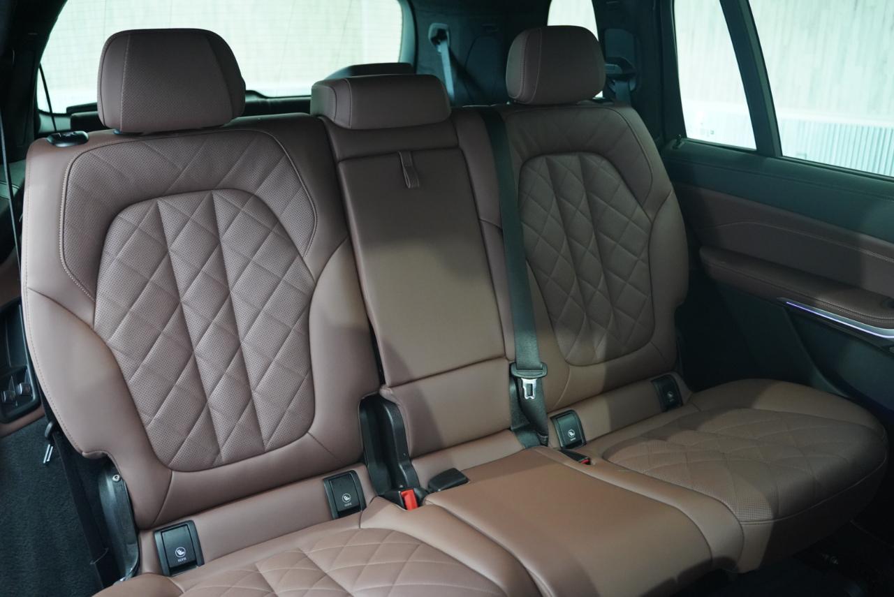 BMW X7  2023