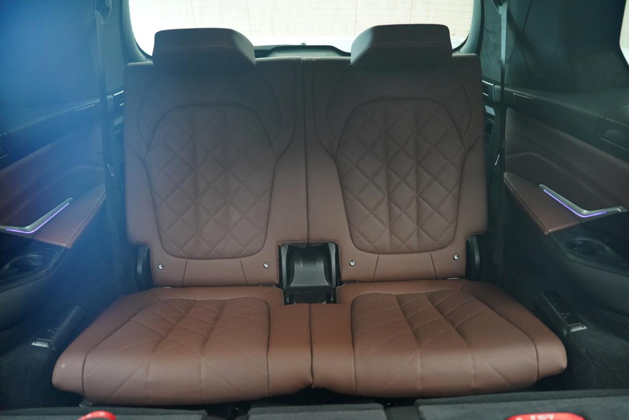 BMW X7  2023