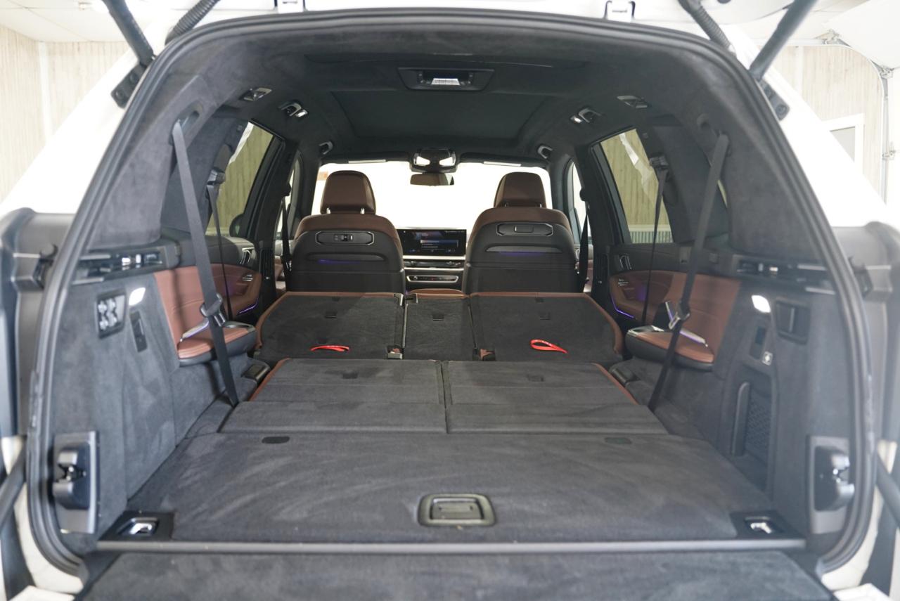 BMW X7  2023