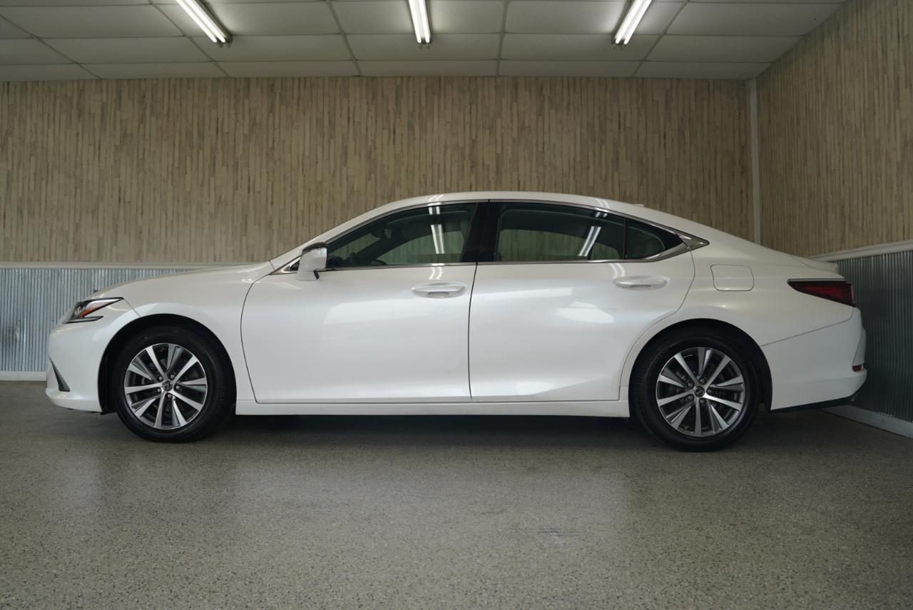 Lexus ES  2020