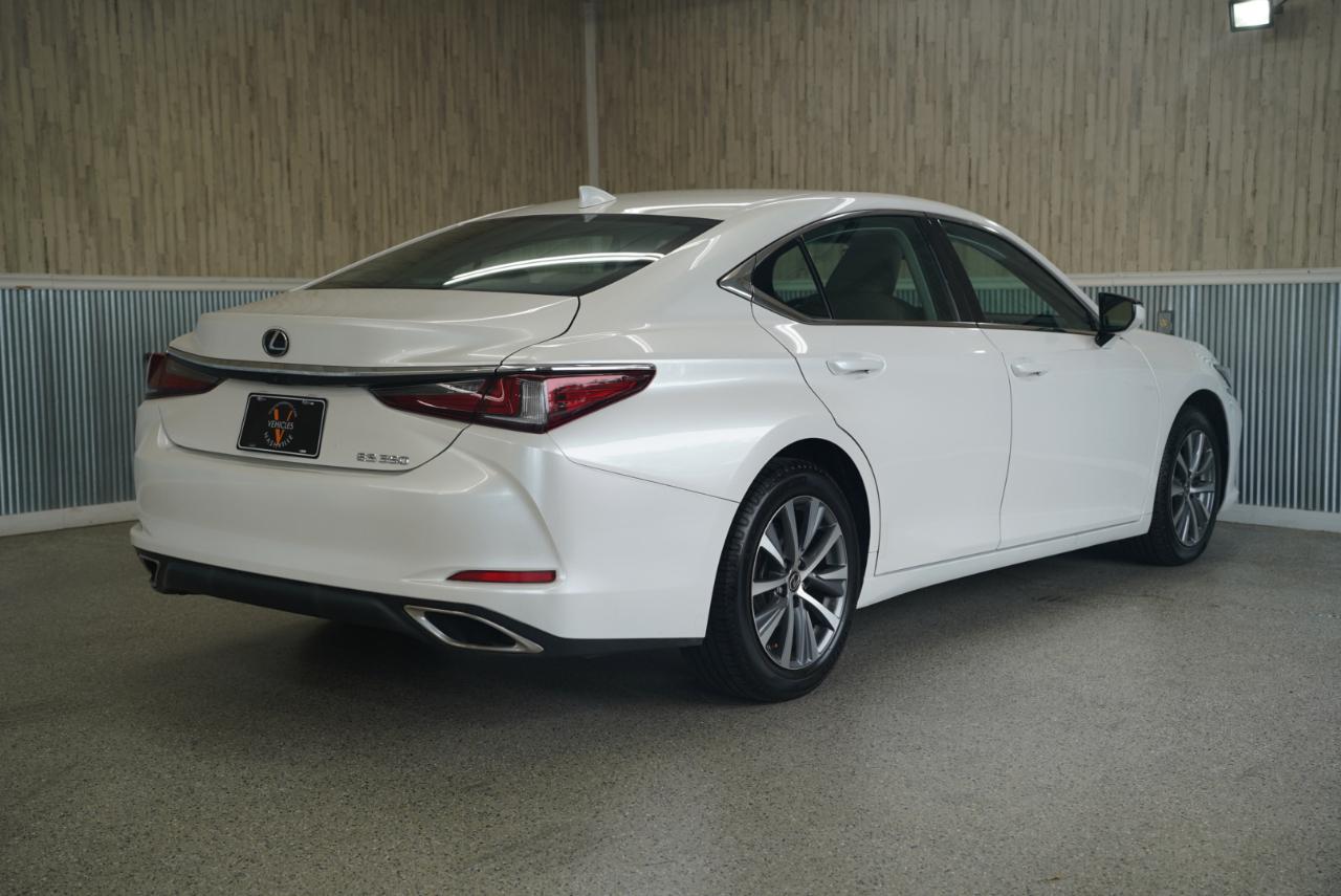 Lexus ES  2020