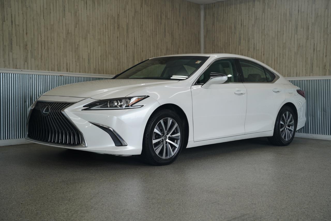 Lexus ES  2020