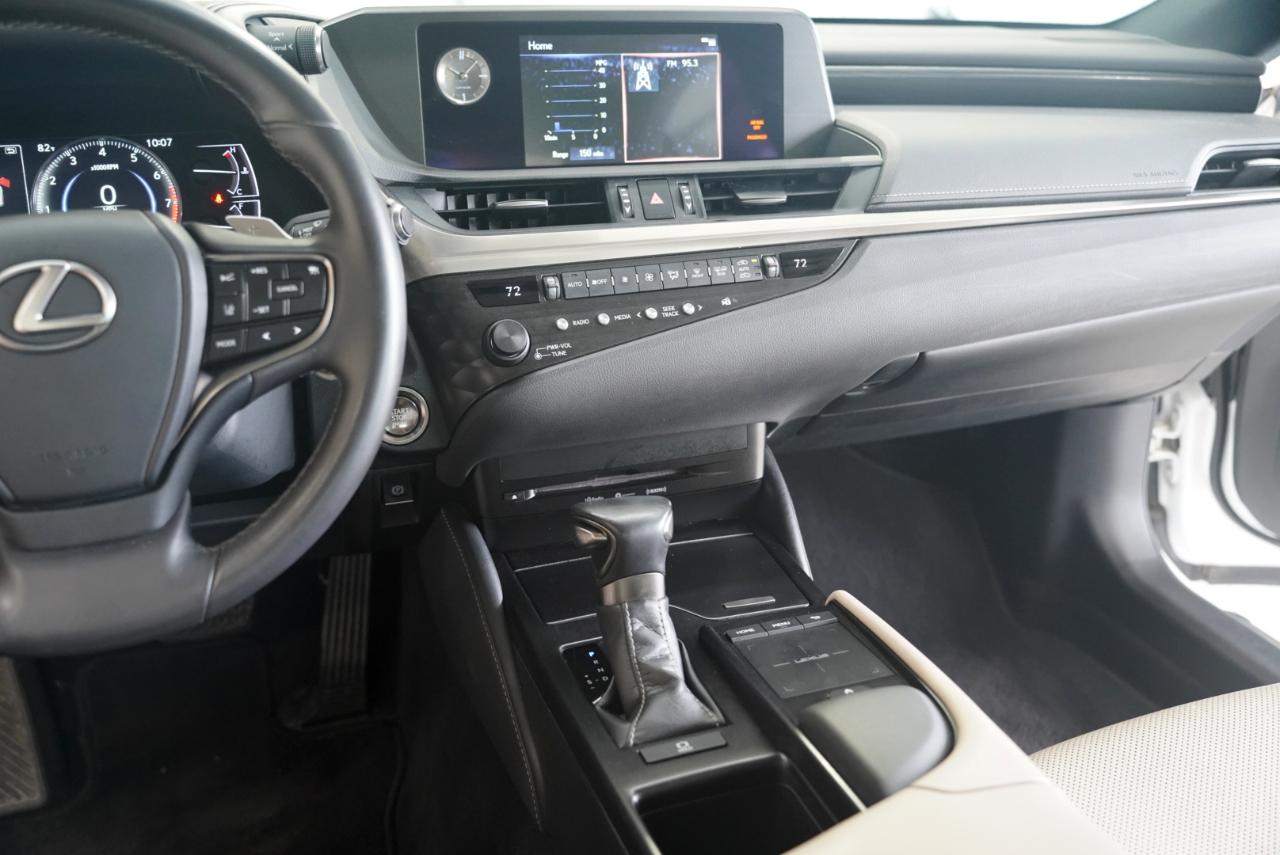 Lexus ES  2020