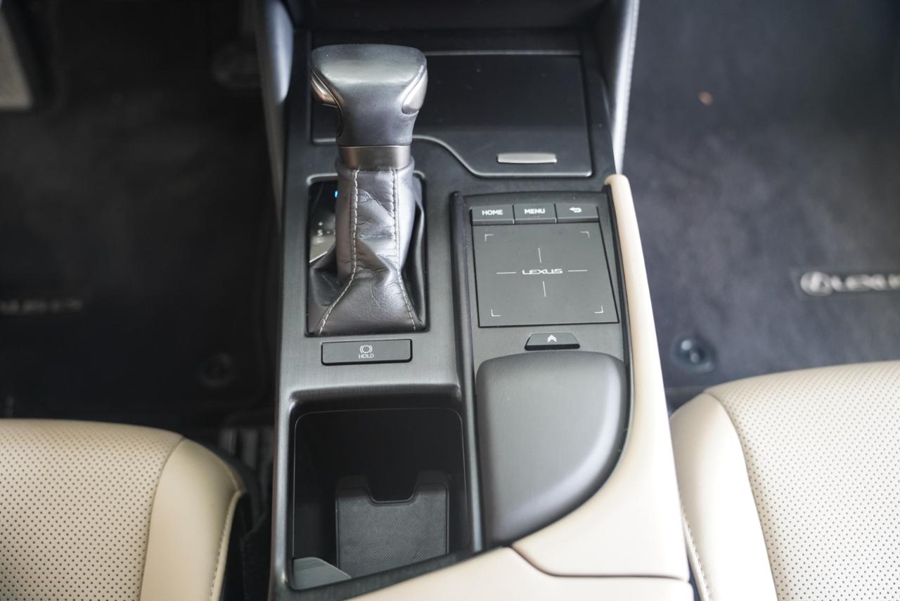 Lexus ES  2020