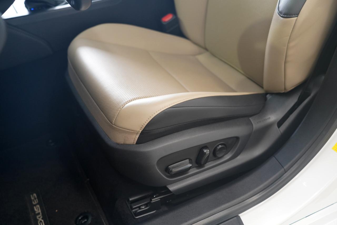 Lexus ES  2020
