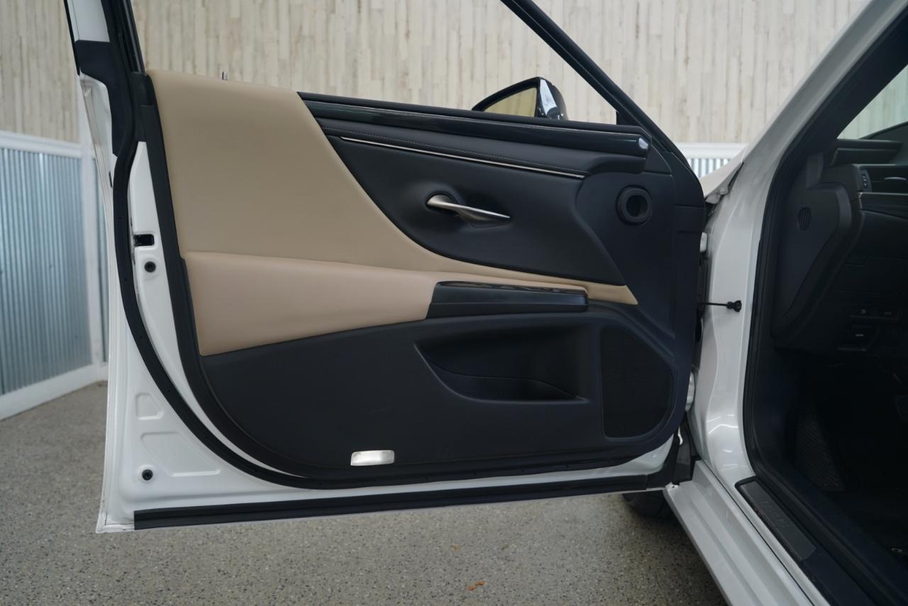Lexus ES  2020