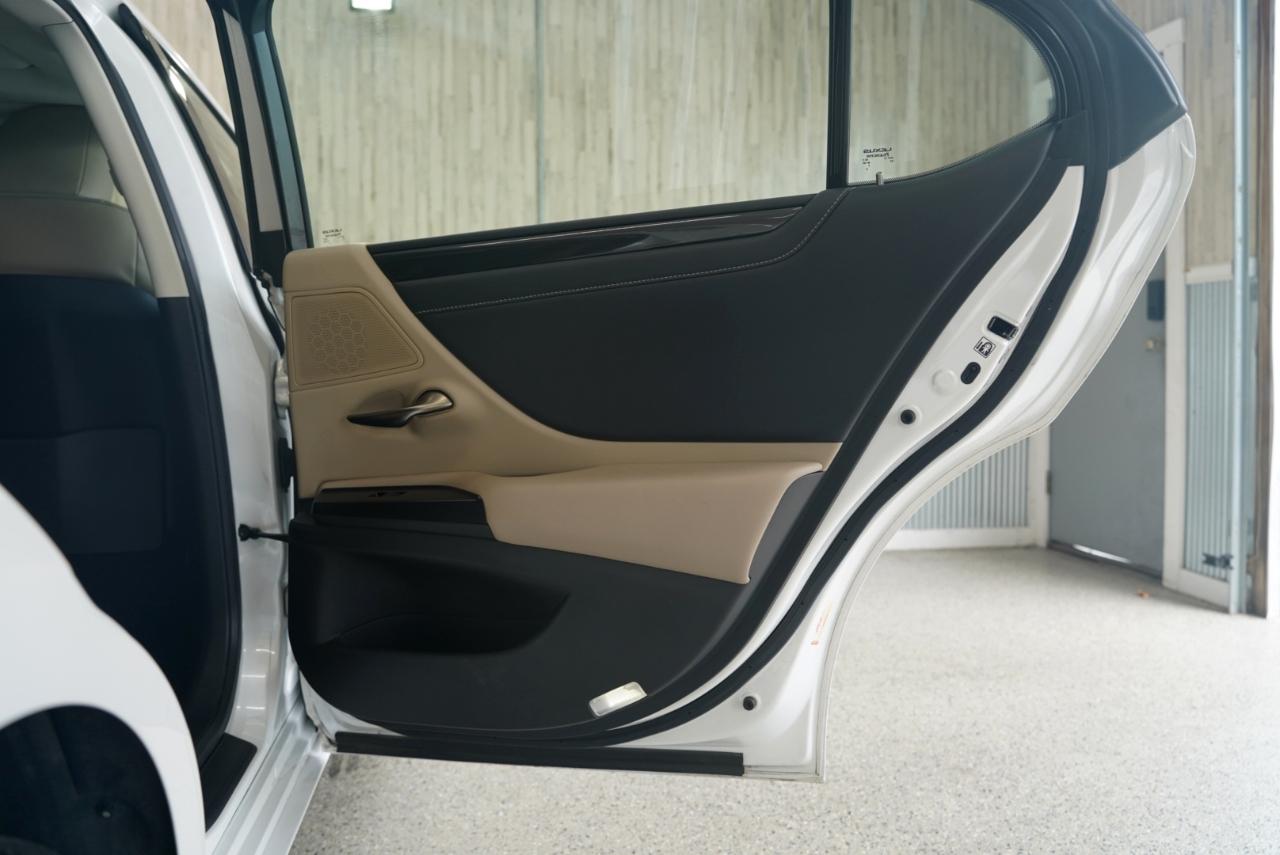 Lexus ES  2020