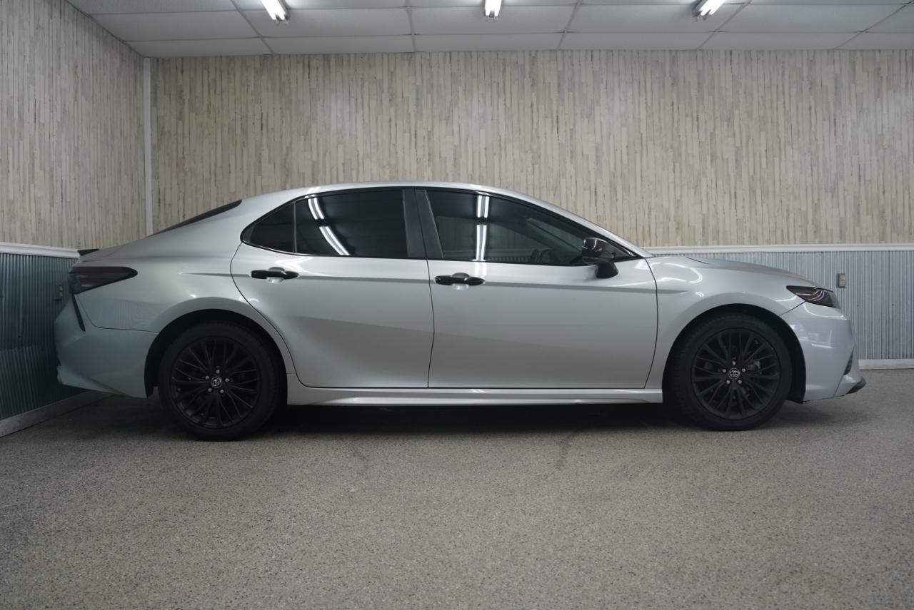 Toyota Camry SE 2019