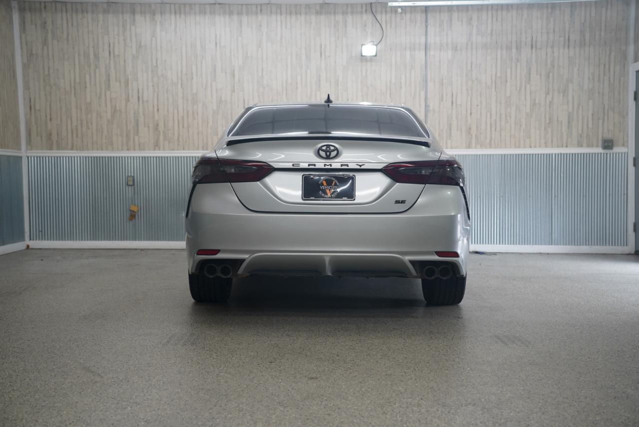 Toyota Camry SE 2019