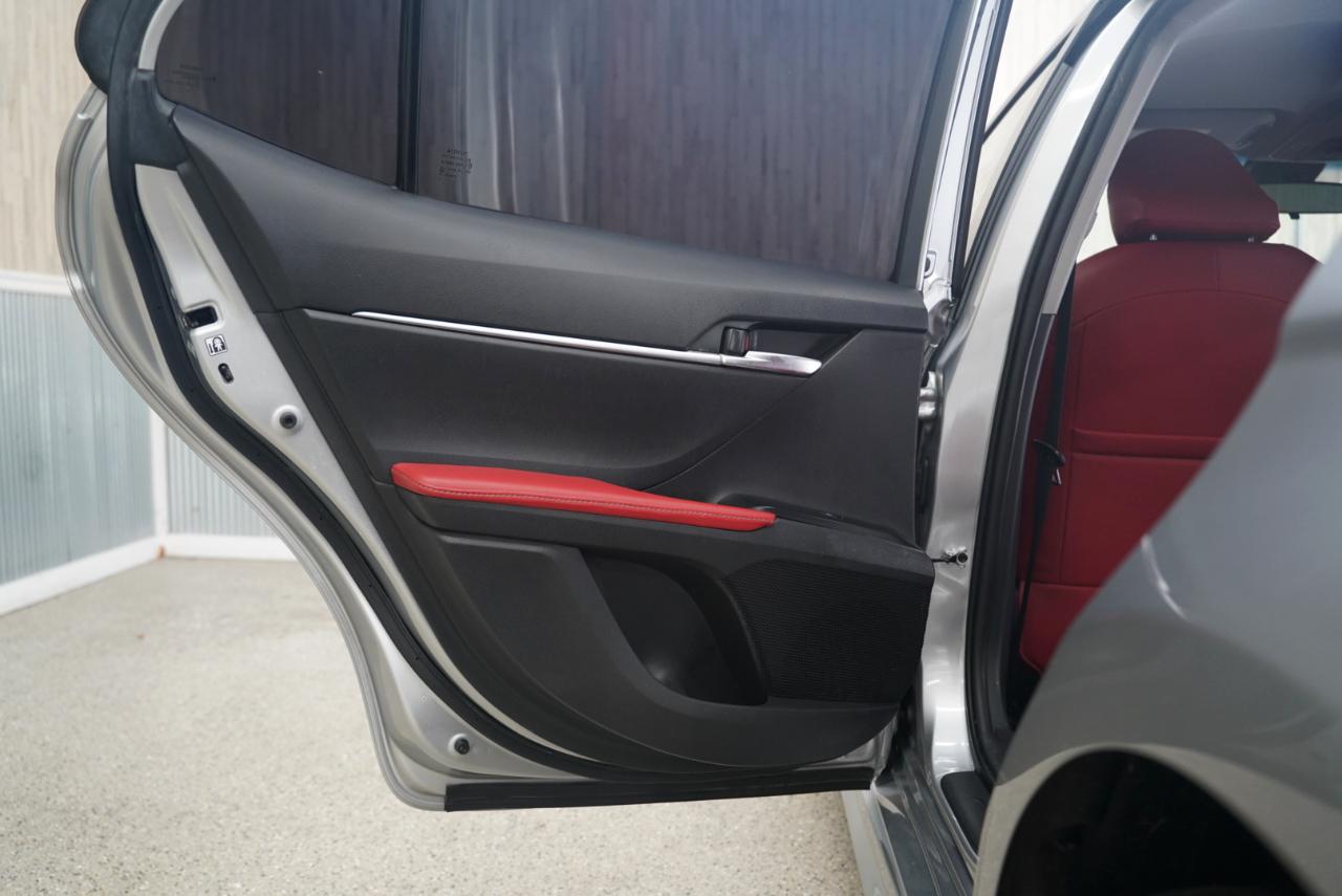Toyota Camry SE 2019