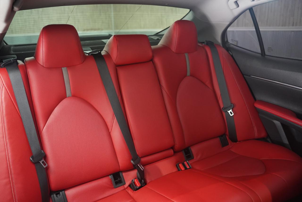 Toyota Camry SE 2019