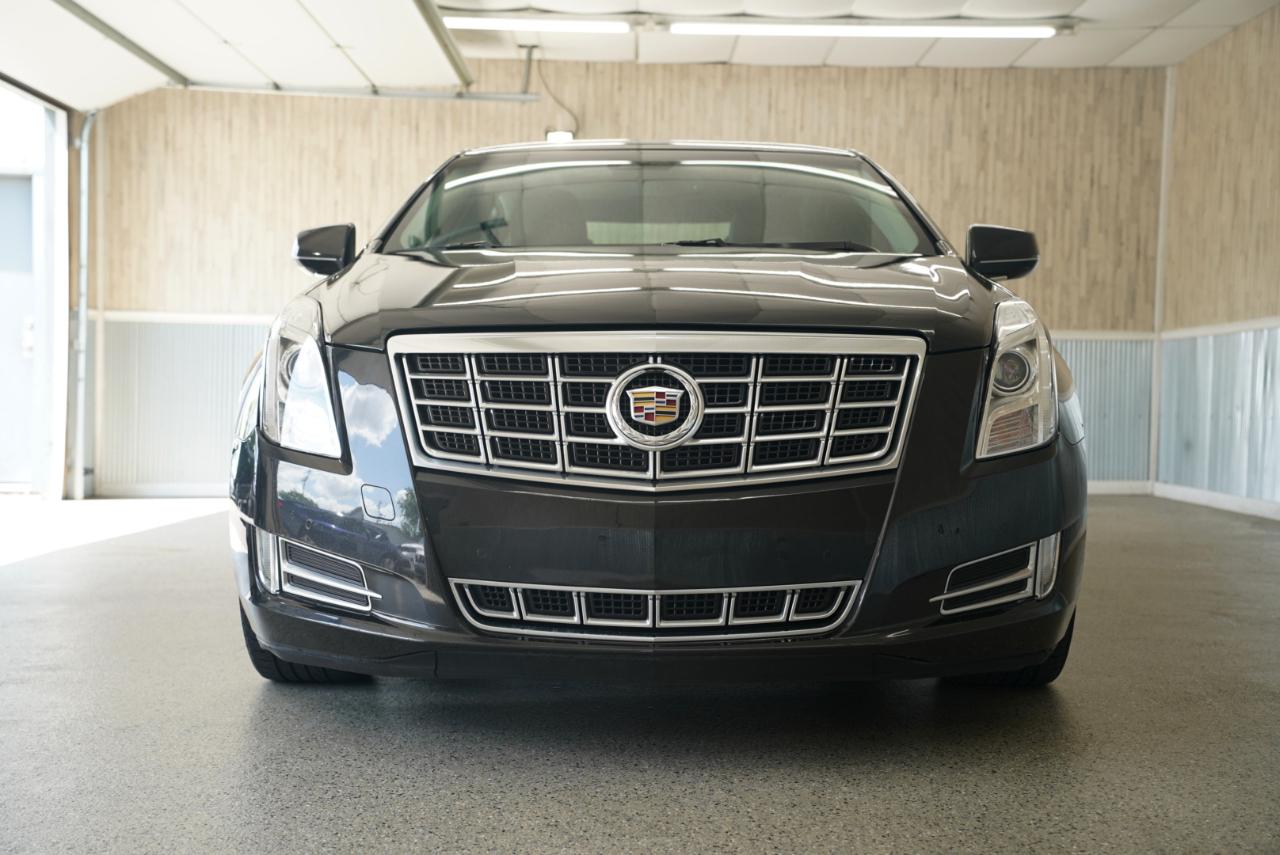 Cadillac XTS 4dr Sdn Luxury FWD 2013