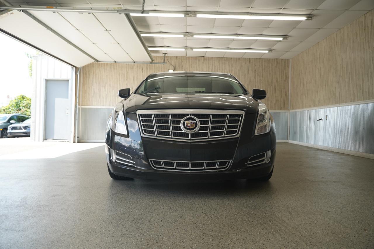 Cadillac XTS 4dr Sdn Luxury FWD 2013