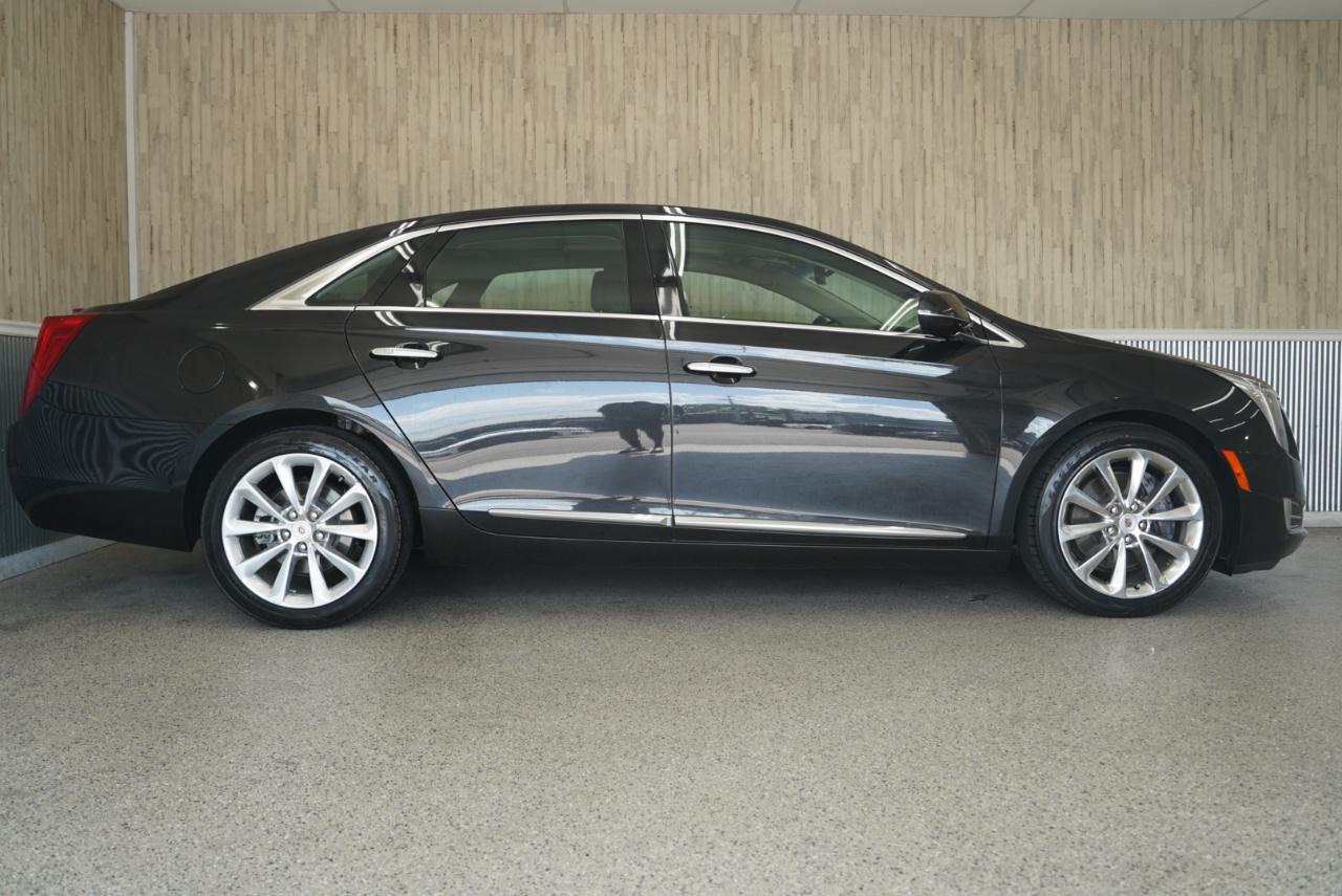 Cadillac XTS 4dr Sdn Luxury FWD 2013