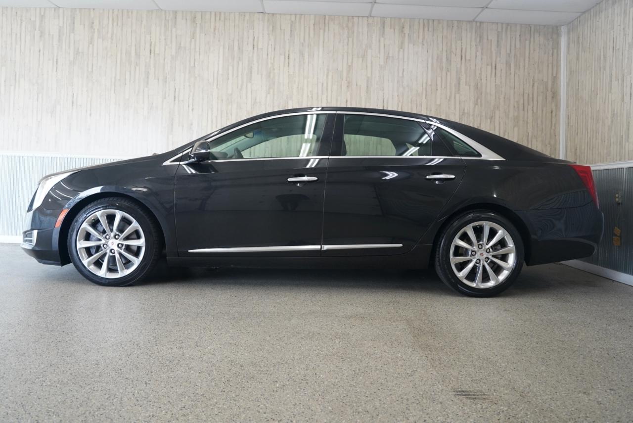 Cadillac XTS 4dr Sdn Luxury FWD 2013