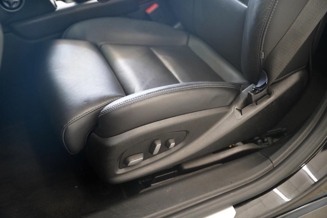 Cadillac XTS 4dr Sdn Luxury FWD 2013