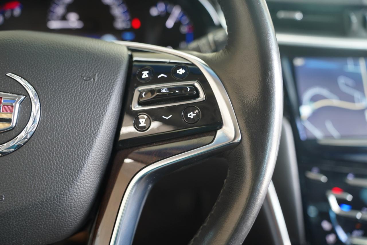 Cadillac XTS 4dr Sdn Luxury FWD 2013
