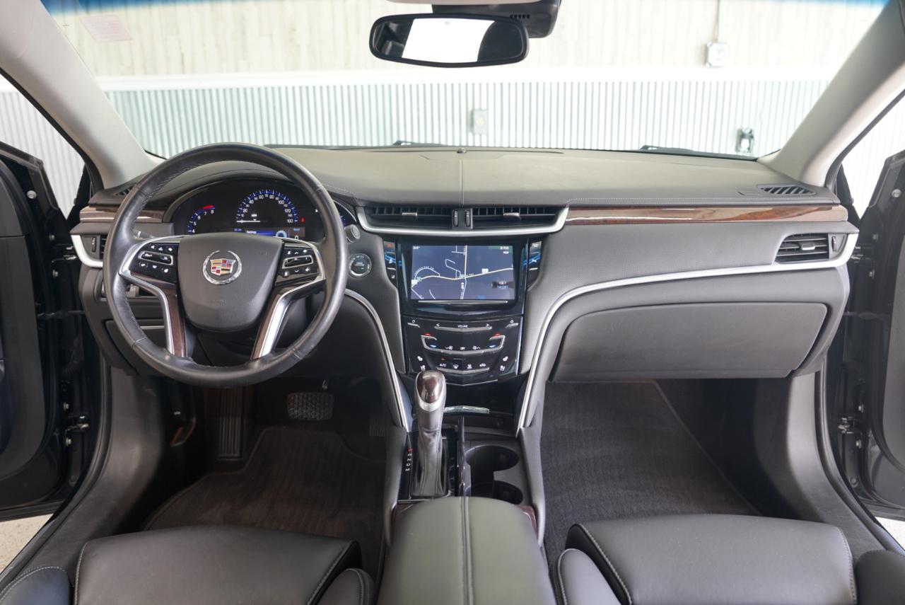 Cadillac XTS 4dr Sdn Luxury FWD 2013