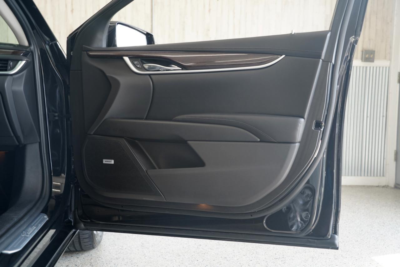 Cadillac XTS 4dr Sdn Luxury FWD 2013