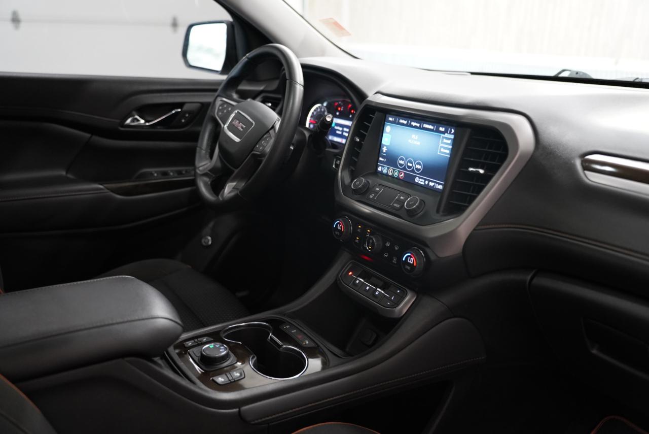 GMC Acadia AWD 4dr AT4 2023