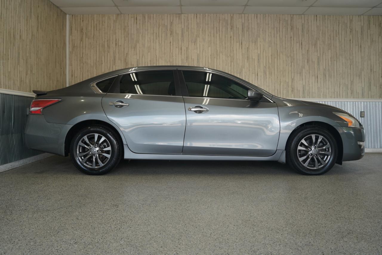 Nissan Altima 4dr Sdn I4 2.5 S 2015